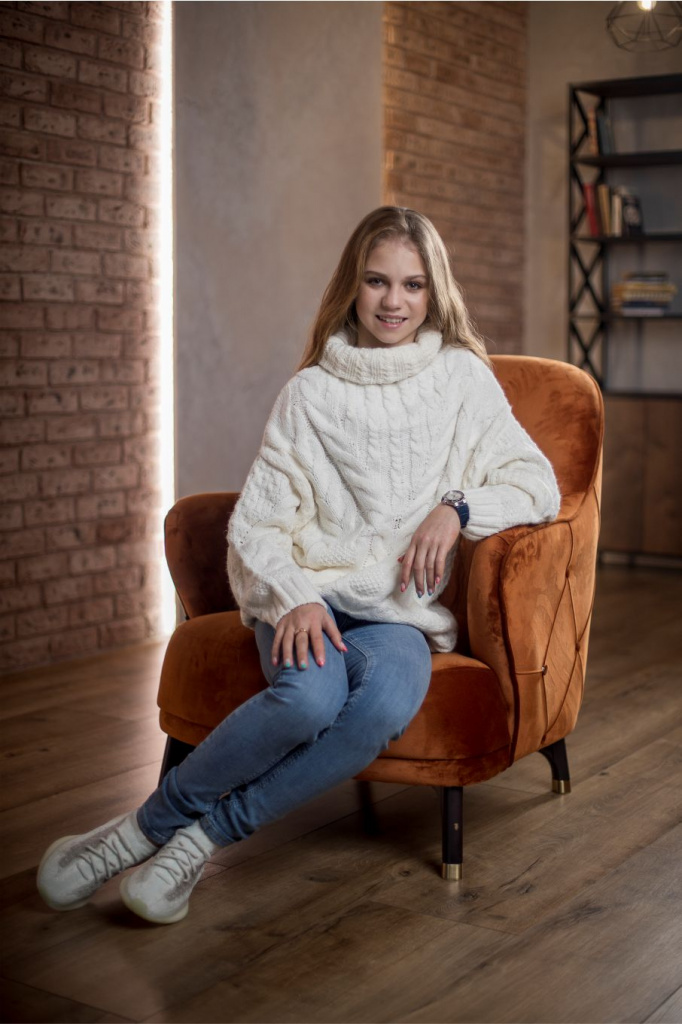 ALEXANDRA TRUSOVA_1_1.jpg ALEXANDRA TRUSOVA_1_1.jpg