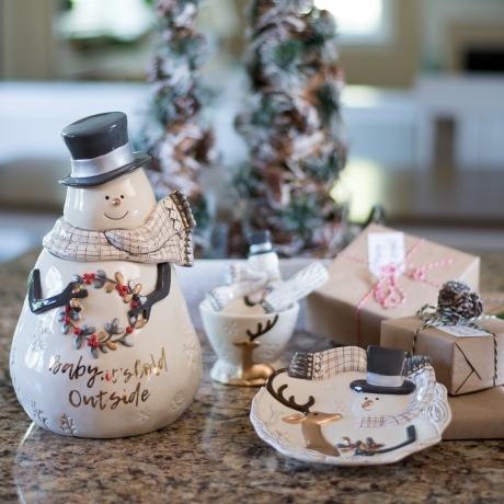 novogodnyaya_bolshaya_banka_dlya_pechenya_snegovik_frosti